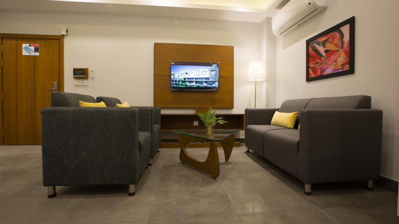 Space Luxury Rental Suites Равалпинди Экстерьер фото